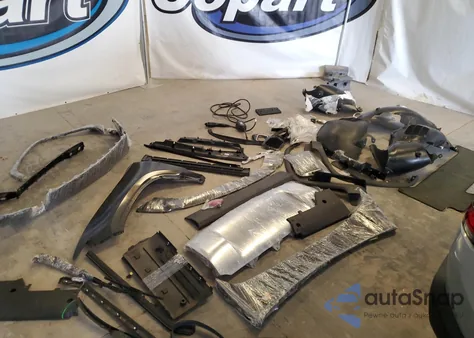 2022 Rivian R1T Launch Edition z USA, uszkodzony, nr VIN 7FCTGAAL7NN006406